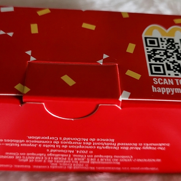 McDonald's 2024 Mini Crocs Keychain Kid's Toy - Picture 4 of 4